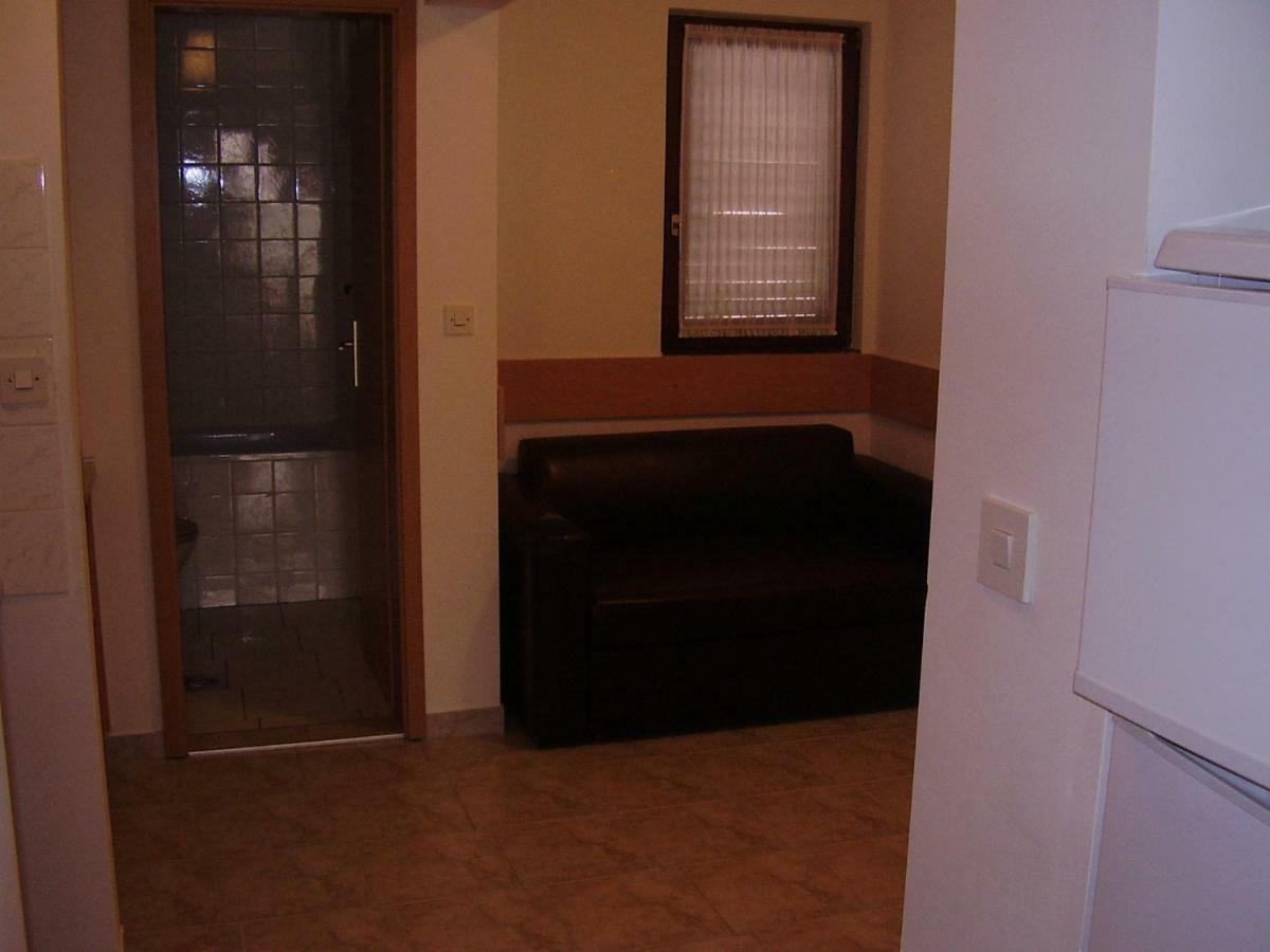 Apartments Meni Drage Extérieur photo